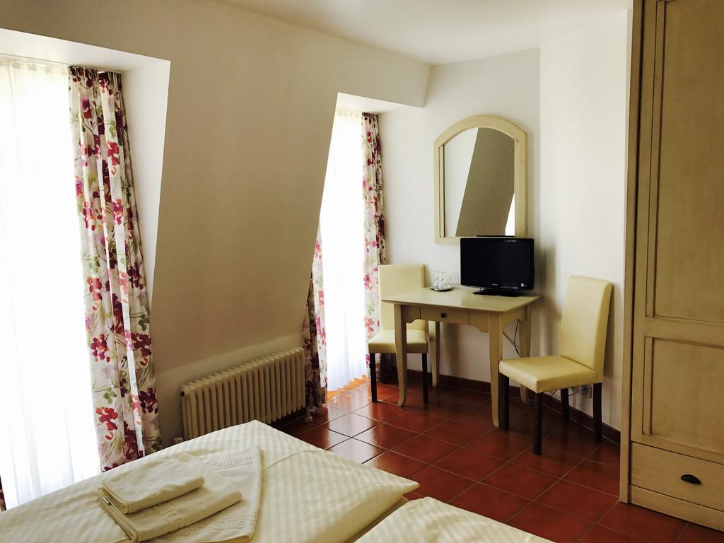 Hotel Ratskeller Zell an der Mosel Dış mekan fotoğraf